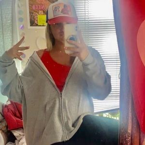 Meet your Posher, Izzy